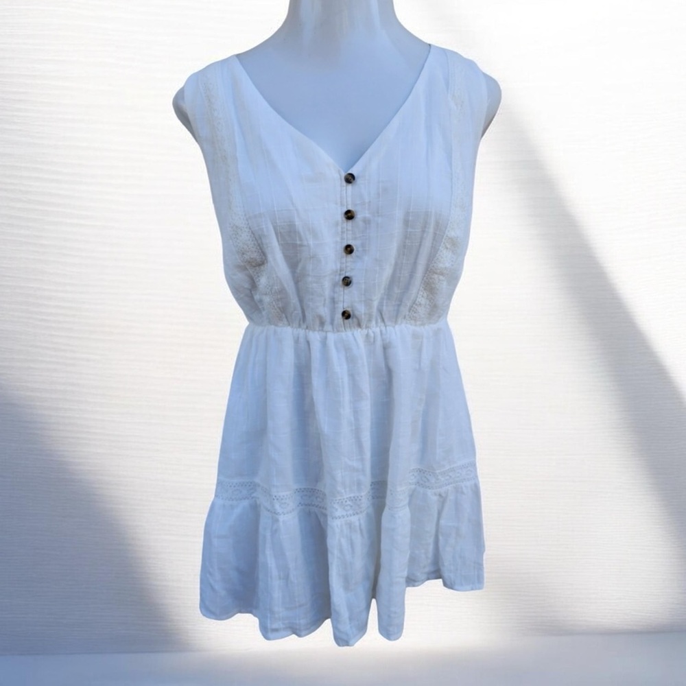 torrid Sleeveless White Button-Front Babydoll lace trim Top Plus Size Size 2